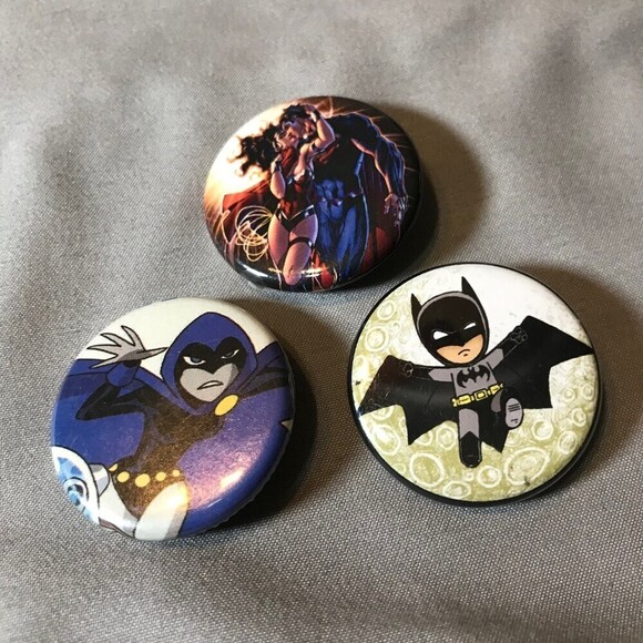 DC Comics Collectible Buttons Lot of 3 - Picture 1 of 5
